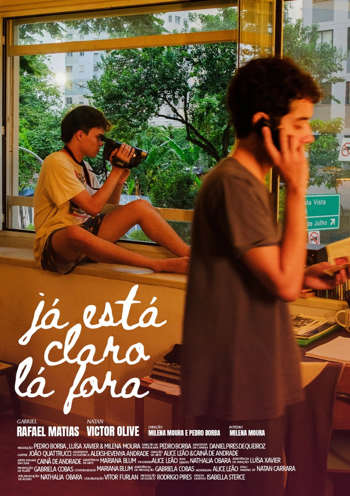 Já Está Claro Lá Fora
