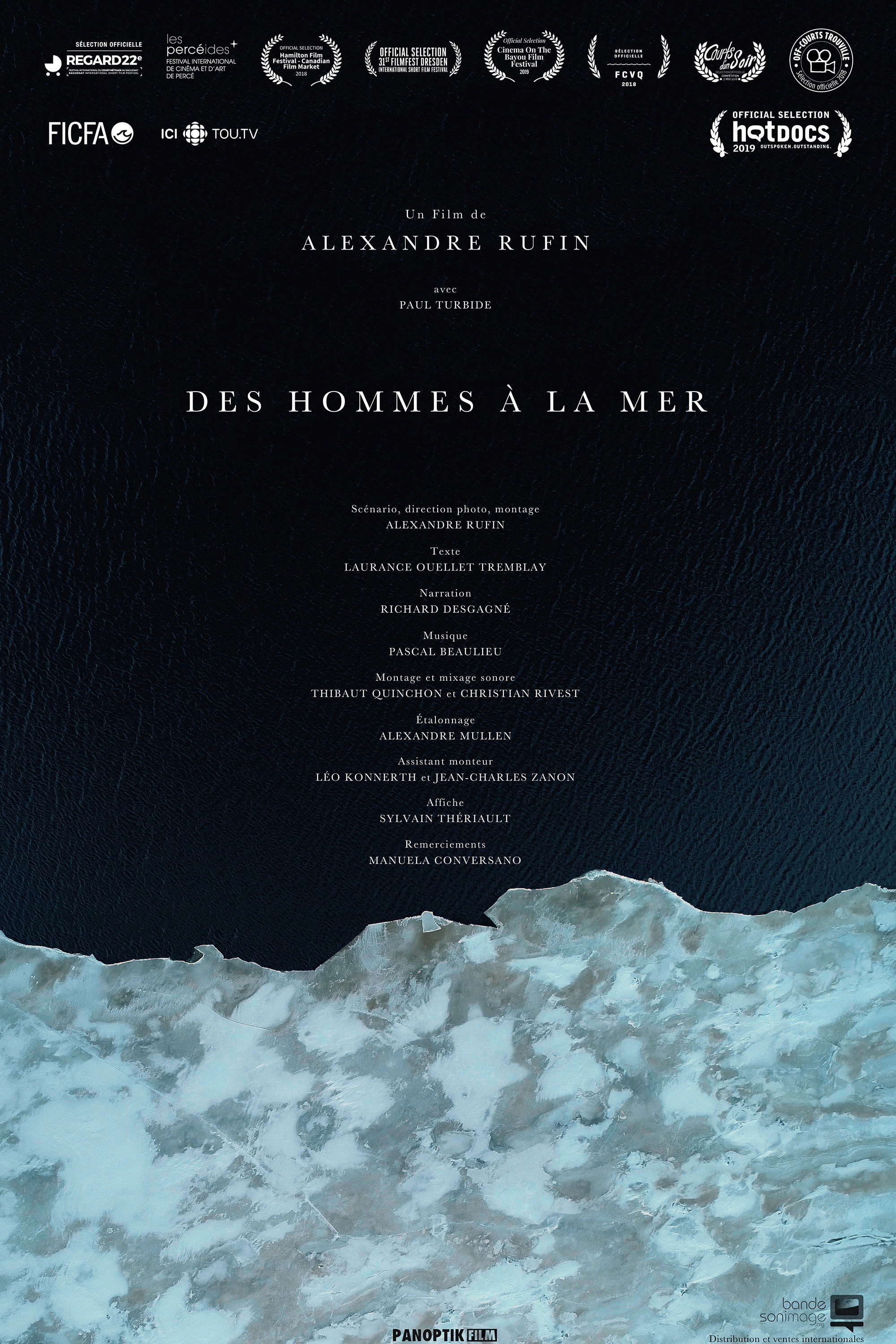 Des hommes à la mer