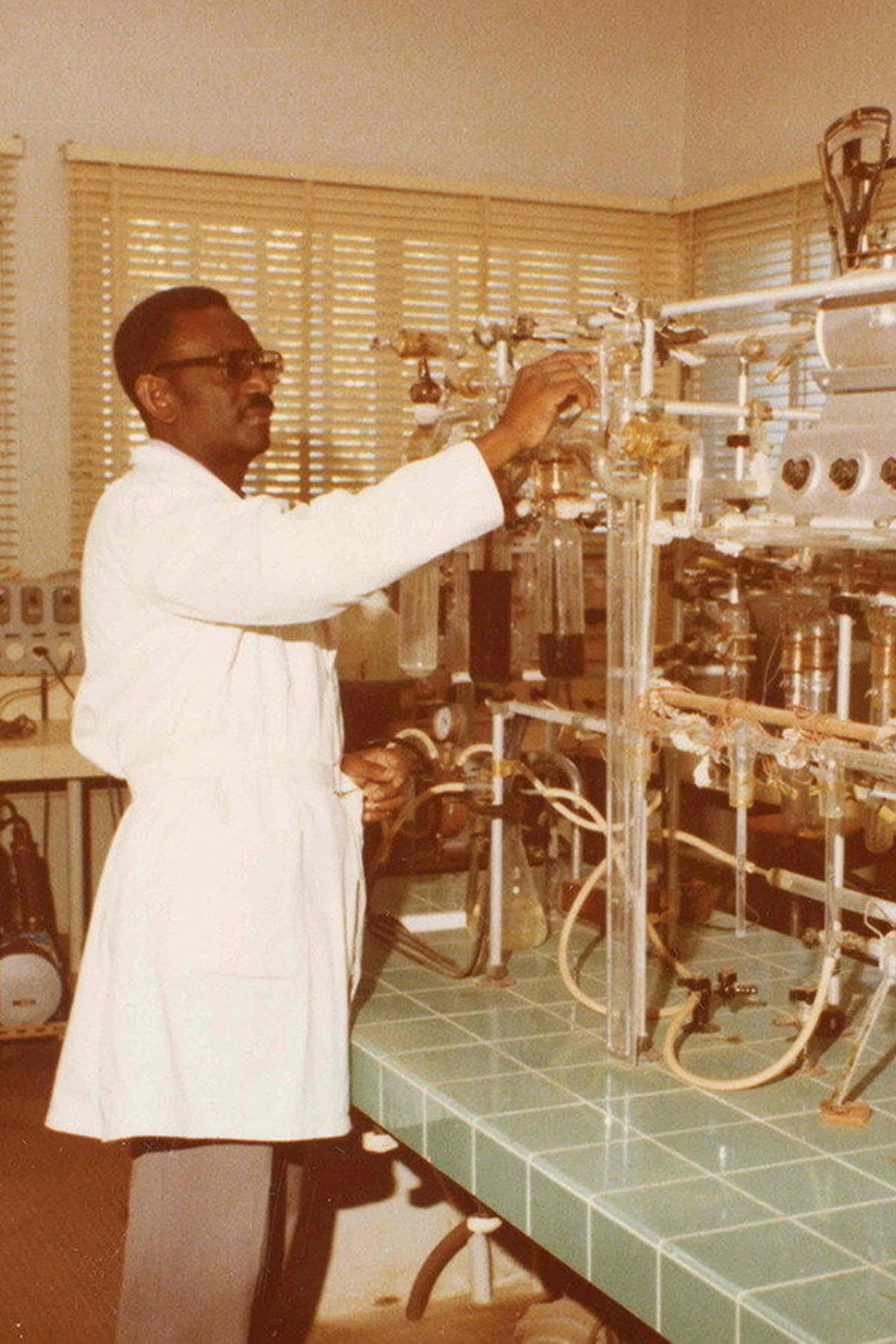 Kemtiyu, Cheikh Anta