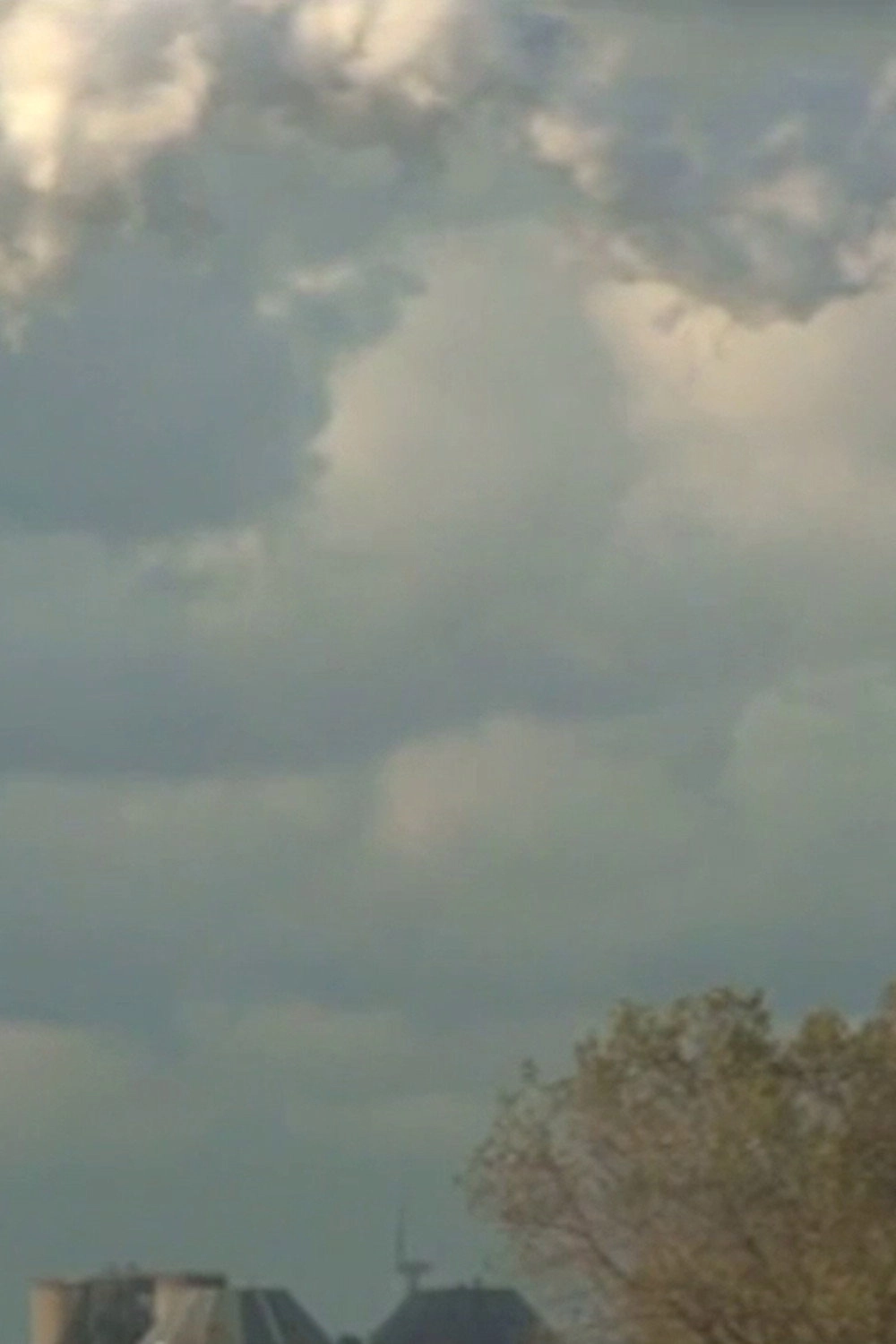 Clouds Clouds (...) We Knew Nothing